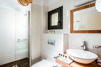 OramaVilla Bathroom02