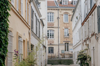 The Rue de Olivier de Serres Residence