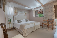 Guest House twin bedroom suite 