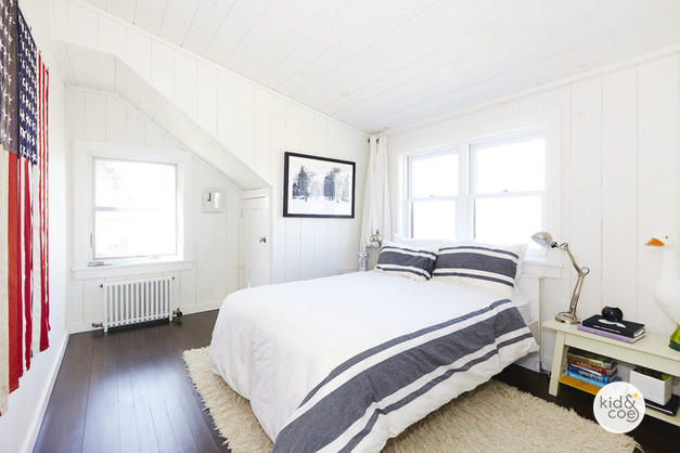 White bedroom with black trim