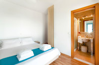 ApokoronasBedroom02